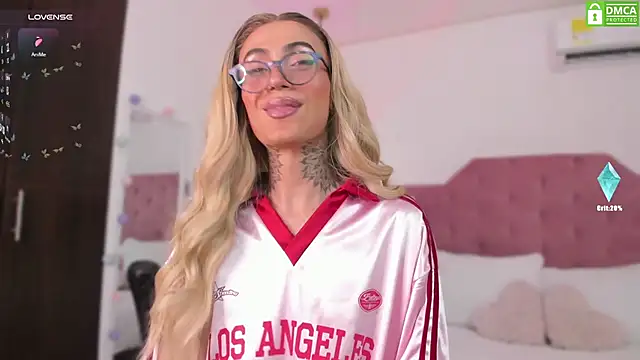 Snapshot of Miss_sagitario chatting on 03.10.25 Miss sagitario online show from 03.10.25