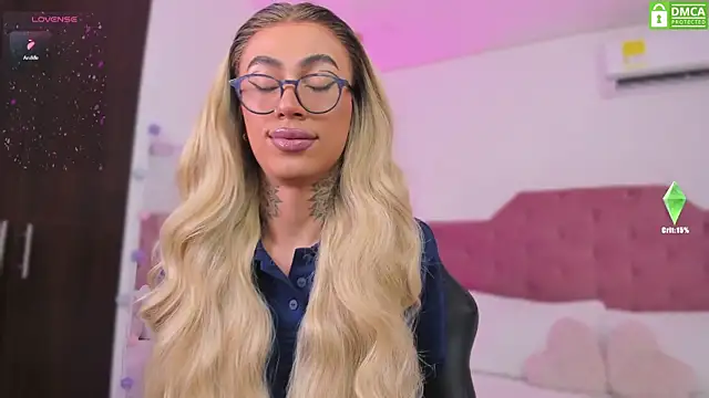 Snapshot of Miss_sagitario chatting on 03.11.25 Miss sagitario online show from 03.11.25