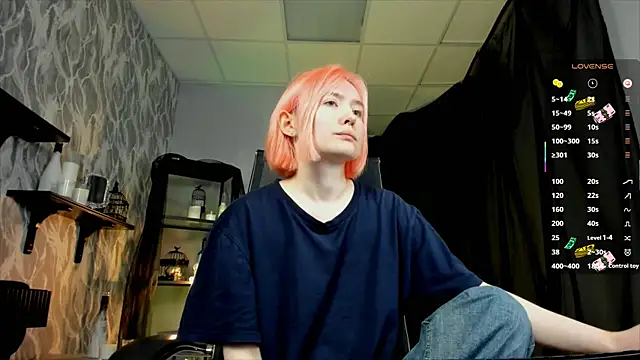 Snapshot of ReiYosimoto chatting on 10.03.25 ReiYosimoto online show from 10.03.25
