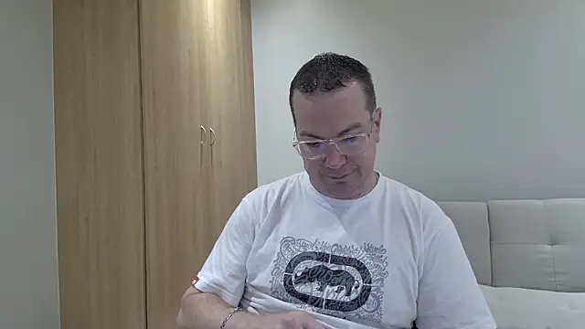 BrettJ81 online show from 12.14.25