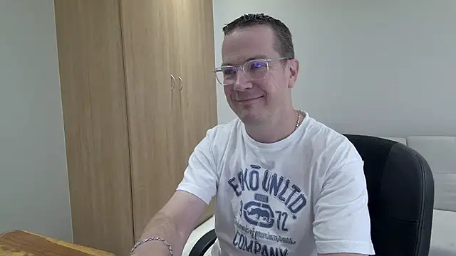 BrettJ81 online show from 03.13.26