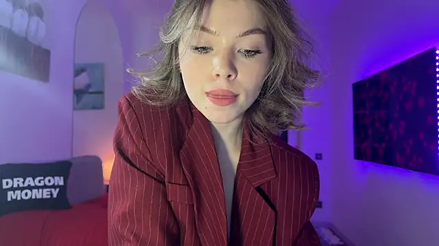 Snapshot of Aliceimhorny chatting on 02.14.25 Aliceimhorny online show from 02.14.25