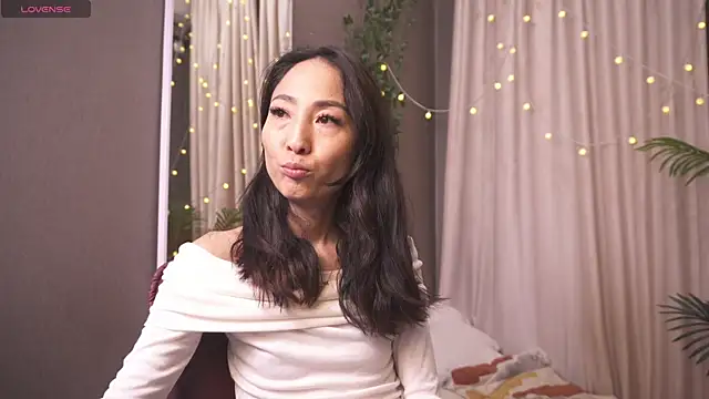 1reisatumi  online show from 12.16.25