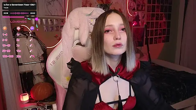 Evie Ro online show from 10.31.25