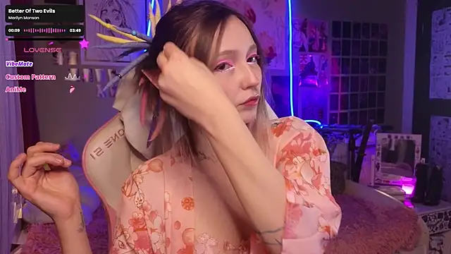 Evie Ro online show from 11.12.25