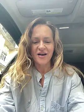 Snapshot of mommy_nadin chatting on 03.05.26 mommy nadin online show from 03.05.26