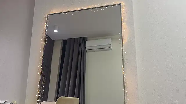 Snapshot of mommy_nadin chatting on 03.25.26 mommy nadin online show from 03.25.26