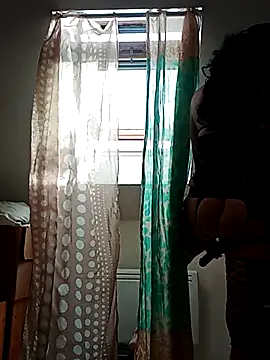 Snapshot of JOHANNA9MOI02 chatting on 11.10.25 JOHANNA9MOI02 online show from 11.10.25