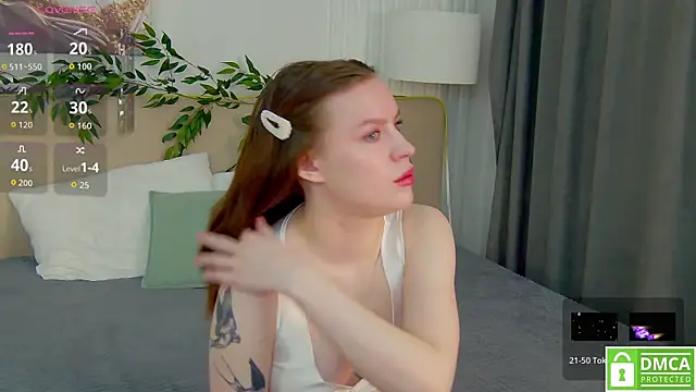 Snapshot of AmaliaBell chatting on 11.20.25 AmaliaBell online show from 11.20.25