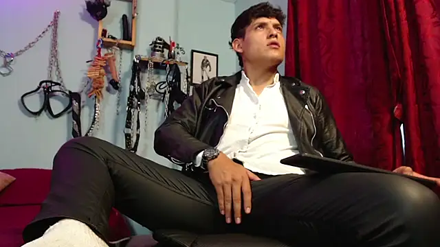 dom2travelersss online show from 11.21.25