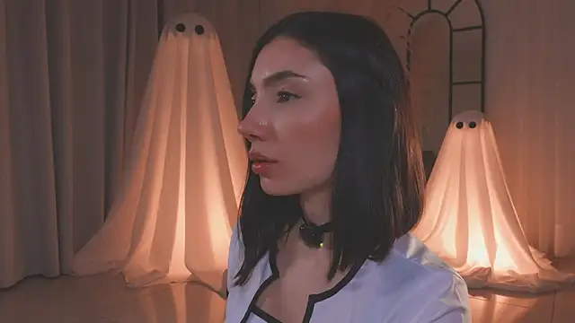 AmyArmstrong online show from 10.17.25