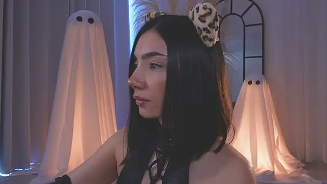 AmyArmstrong online show from 10.22.25