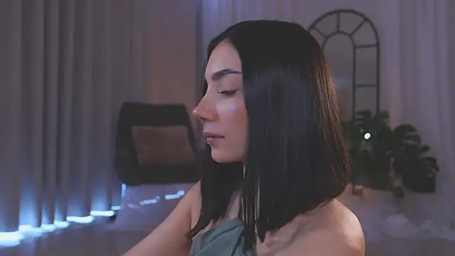 AmyArmstrong online show from 11.10.25