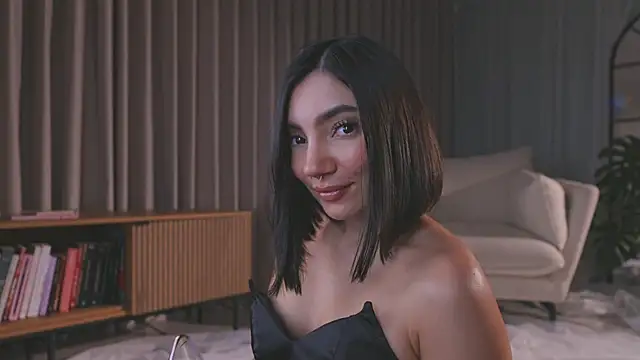 Snapshot of AmyArmstrong chatting on 07.29.26 AmyArmstrong online show from 07.29.26