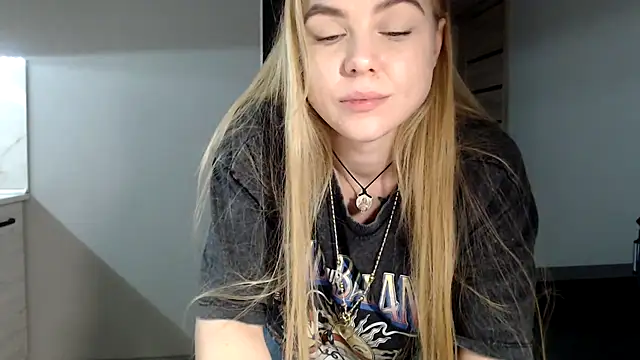 Snapshot of Sunbeam_ chatting on 01.27.25 Sunbeam online show from 01.27.25