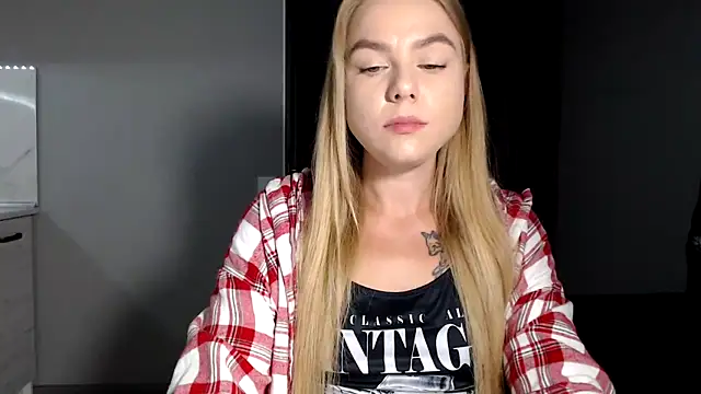 Snapshot of Sunbeam_ chatting on 09.16.25 Sunbeam online show from 09.16.25