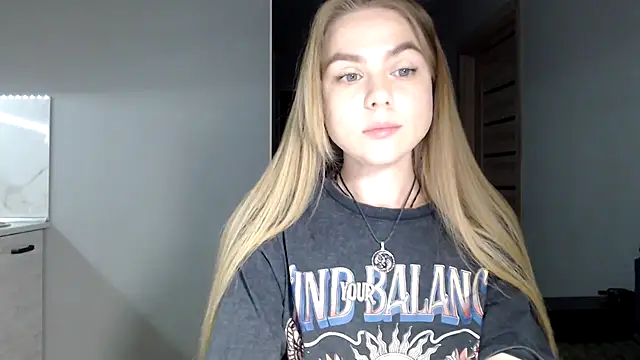 Snapshot of Sunbeam_ chatting on 04.15.26 Sunbeam online show from 04.15.26