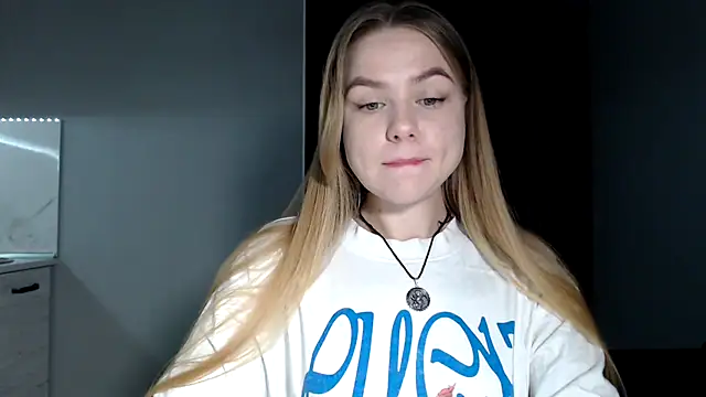 Snapshot of Sunbeam_ chatting on 04.19.26 Sunbeam online show from 04.19.26
