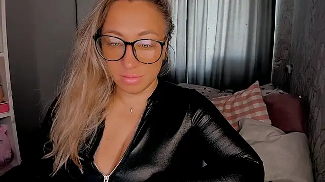 CumOnMy Tits online show from 10.12.25