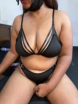 Snapshot of VINDY- chatting on 10.11.25 VINDY- online show from 10.11.25