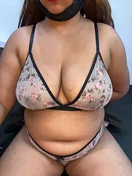 Snapshot of VINDY- chatting on 03.02.26 VINDY- online show from 03.02.26