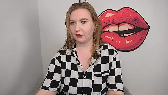 LaraDream online show from 11.16.25