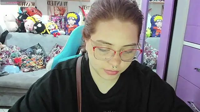 Snapshot of soficammy chatting on 10.28.25 soficammy online show from 10.28.25