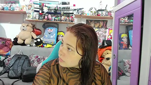 Snapshot of soficammy chatting on 10.30.25 soficammy online show from 10.30.25