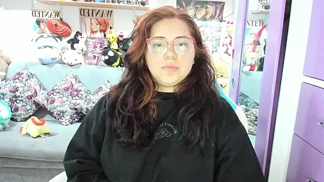 Snapshot of soficammy chatting on 11.22.25 soficammy online show from 11.22.25