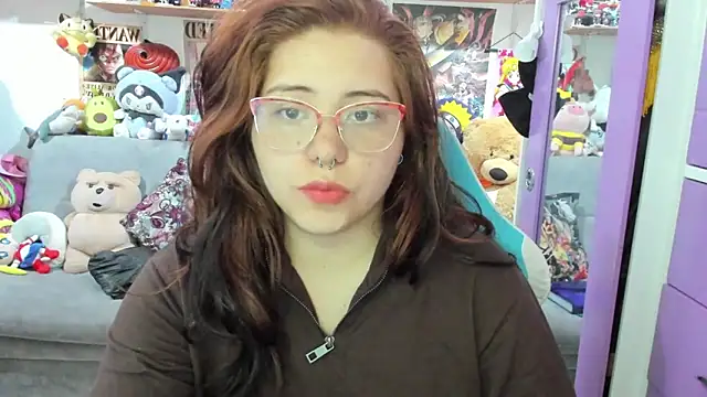 Snapshot of soficammy chatting on 11.24.25 soficammy online show from 11.24.25