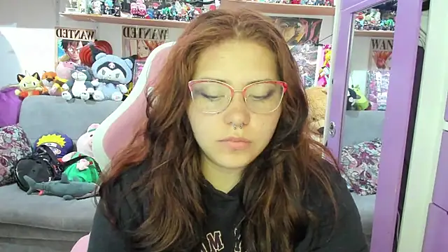 Snapshot of soficammy chatting on 12.14.25 soficammy online show from 12.14.25