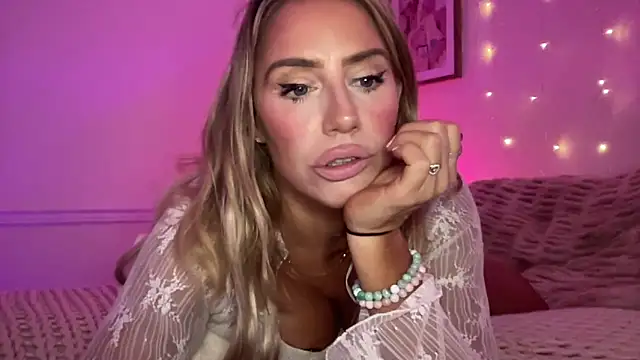 Fitnessbabe69 online show from 11.10.25