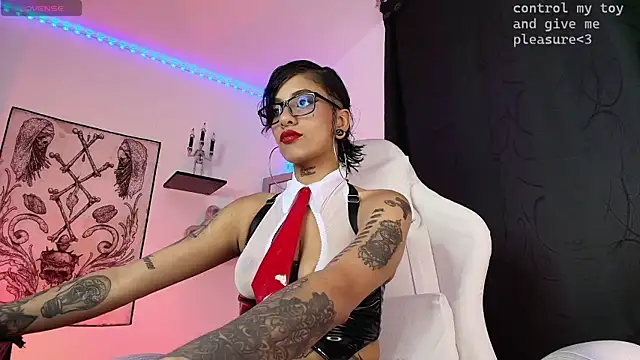 luci fer devil online show from 11.14.25