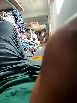 Snapshot of Kolkata___Boy chatting on 12.16.24 Kolkata Boy online show from 12.16.24